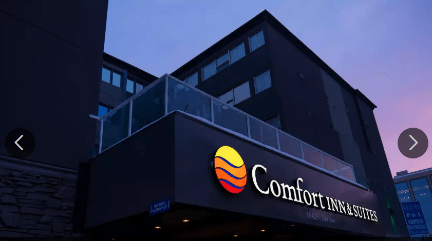 Comfort Inn & Suites' Building