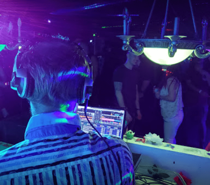 Y Afterhours Club