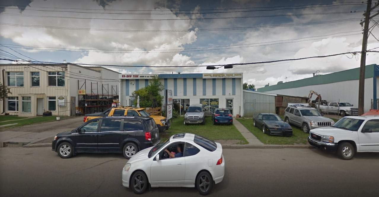 South Edmonton Truck & Marine's Shop Front