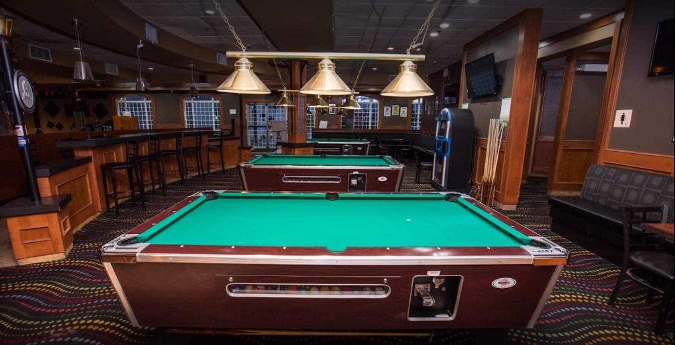 High Rollers Sports Lounge