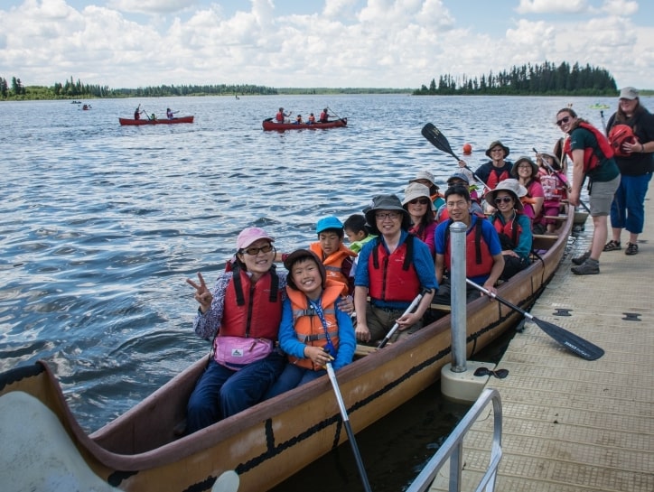 Canoeing and kayaking at Astotin Lake