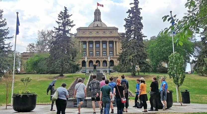 Enjoy free guided tours